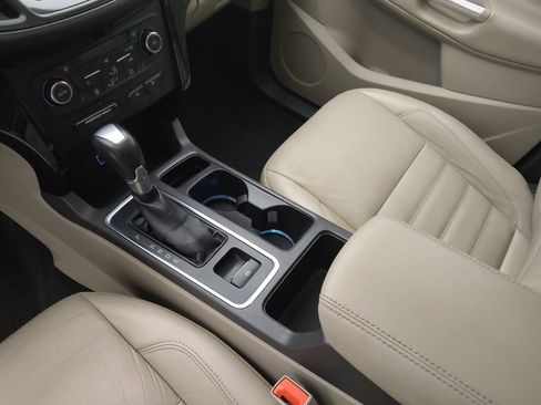 Used 2017 Ford Escape Titanium image 26