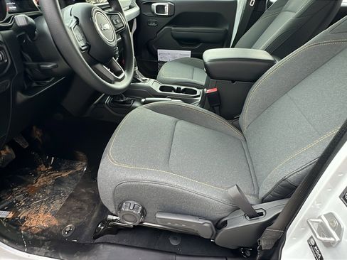 New 2026 Jeep Gladiator Sport image 16