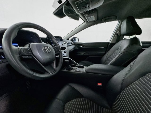 Used 2023 Toyota Camry SE FWD image 18