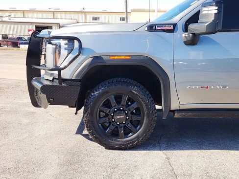 Used 2024 GMC Sierra 2500 AT4 w/ AT4 Premium Plus Package image 9