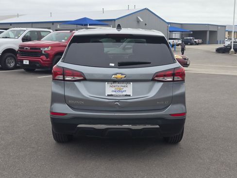Used 2023 Chevrolet Equinox LT AWD/4WD image 4