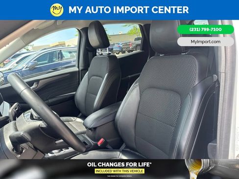Used 2025 Ford Escape SE FWD image 7