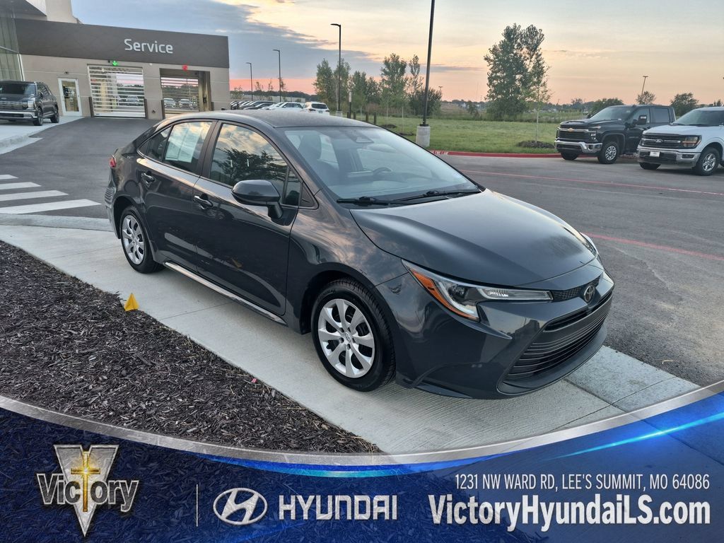 Used 2024 Toyota Corolla LE FWD image 7