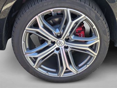 Used 2022 Maserati Levante Modena image 16