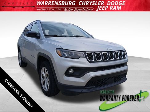 Used 2024 Jeep Compass Latitude AWD/4WD image 1