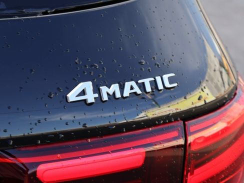 Used 2025 Mercedes-Benz GLB 250 4MATIC image 9
