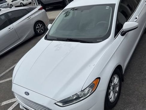 Used 2016 Ford Fusion S FWD image 9