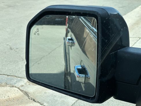 Used 2018 Ford F150 Platinum w/ Equipment Group 701A Luxury image 32