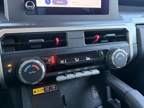 Used 2025 Toyota Tacoma TRD Off-Road image 19