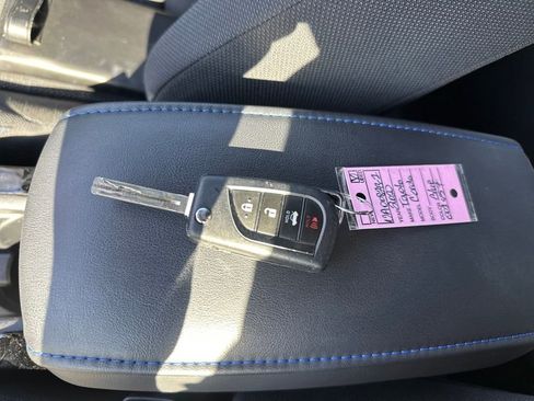 Used 2020 Toyota Corolla SE image 19