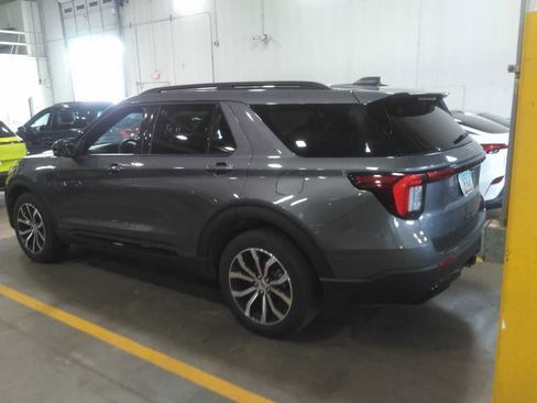 Used 2025 Ford Explorer ST-Line AWD/4WD image 3