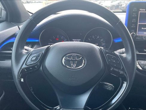 Used 2020 Toyota C-HR XLE image 17