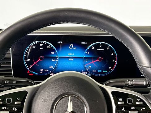Used 2021 Mercedes-Benz GLS 450 4MATIC image 10