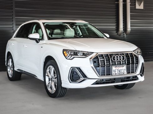 Used 2023 Audi Q3 2.0T Premium w/ Convenience Package image 12