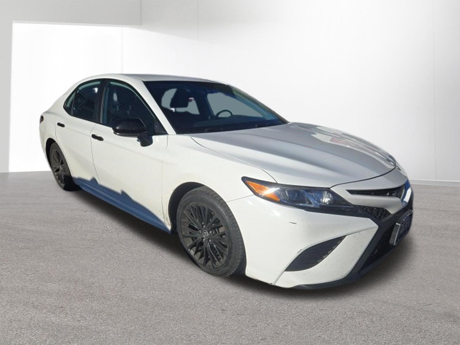 Used 2020 Toyota Camry SE AWD/4WD image 2