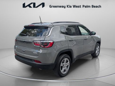 Used 2023 Jeep Compass Latitude image 8