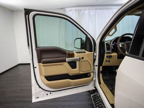 Used 2019 Ford F150 Lariat w/ Equipment Group 502A Luxury image 16