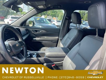 Used 2025 Chevrolet Traverse LT