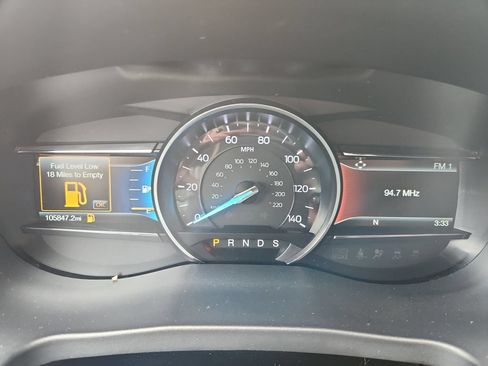 Used 2018 Ford Explorer XLT w/ Equipment Group 202A AWD/4WD image 14