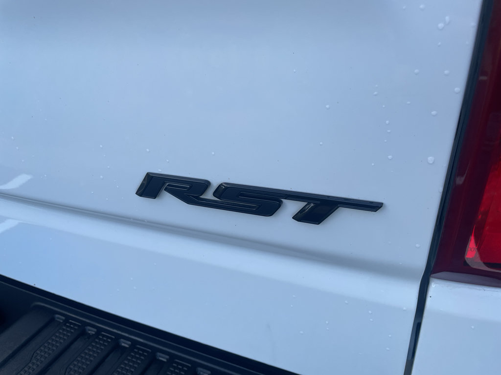 Used 2022 Chevrolet Silverado 1500 RST AWD/4WD image 9