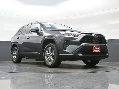 Used 2022 Toyota RAV4 LE AWD/4WD image 24