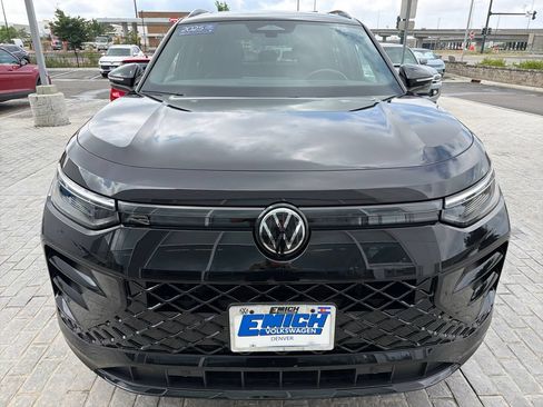 Used 2025 Volkswagen Tiguan SE R-Line AWD/4WD image 10