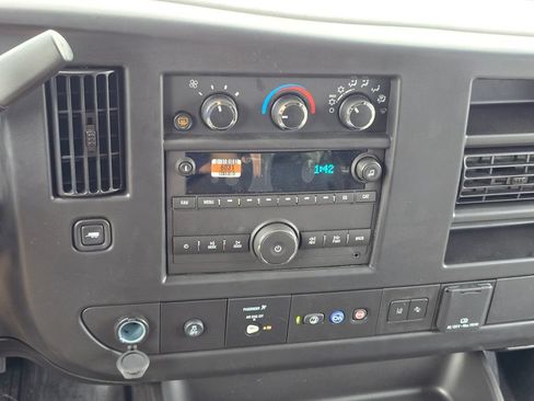 New 2026 GMC Savana 3500 LT w/ LT Preferred Equipment Group RWD image 13