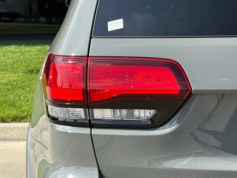 Used 2021 Jeep Grand Cherokee Laredo X RWD image 11