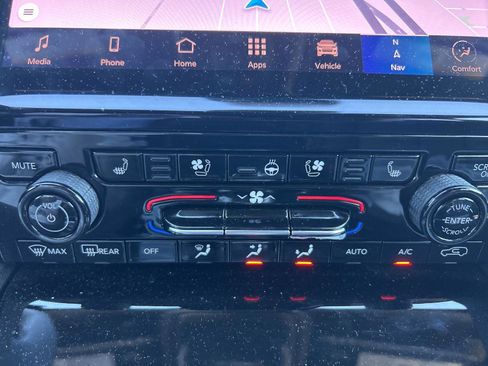 Certified 2025 Jeep Grand Cherokee L Limited w/ Luxury Tech Group II image 22