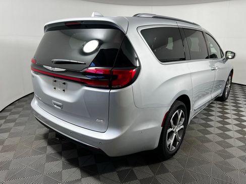 Used 2022 Chrysler Pacifica Pinnacle AWD/4WD image 5
