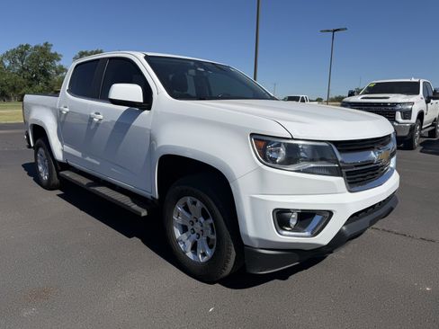 Used 2018 Chevrolet Colorado LT w/ LT Convenience Package RWD image 2