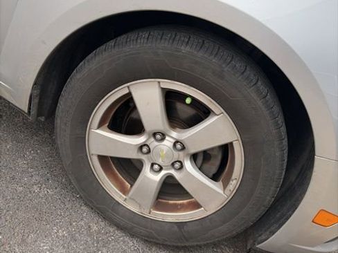 Used 2014 Chevrolet Cruze LT image 10