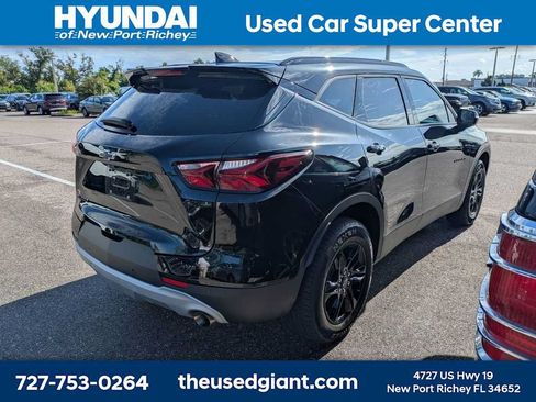 Used 2022 Chevrolet Blazer LT w/ Midnight/Sport Edition FWD image 2