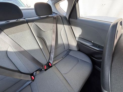 Used 2025 Kia K4 LXS image 42
