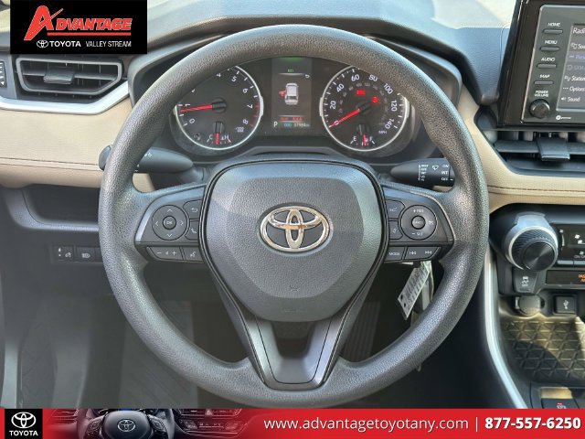 Used 2022 Toyota RAV4 LE AWD/4WD image 18