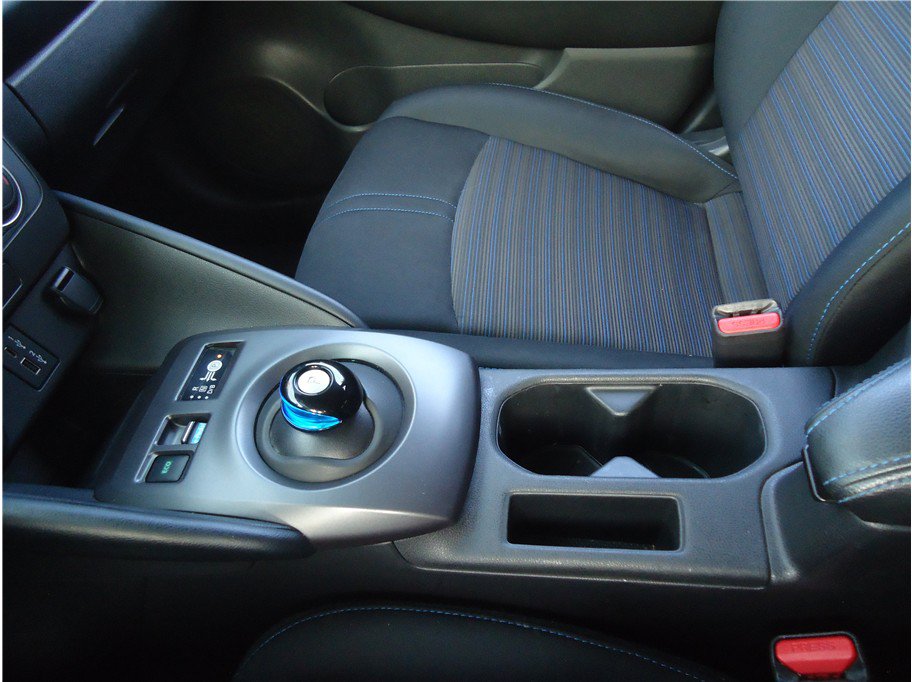 Used 2025 Nissan Leaf S FWD image 21
