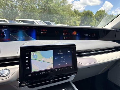 New 2026 Lincoln Nautilus Premier AWD/4WD image 25