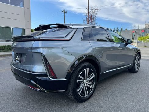 Used 2023 Cadillac Lyriq AWD image 11