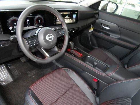 Used 2025 Nissan Kicks SR image 13