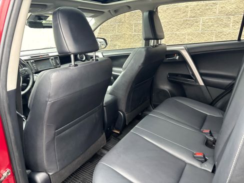 Used 2018 Toyota RAV4 Limited image 33