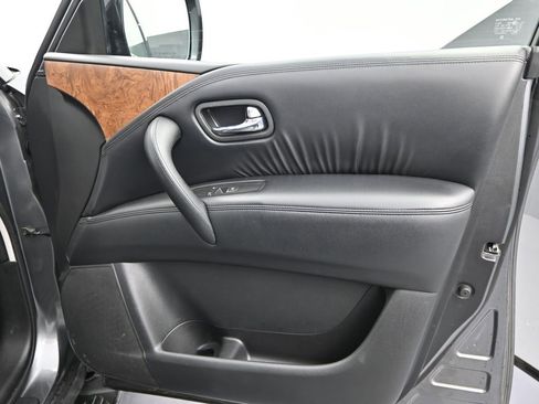 Used 2024 Nissan Armada SL w/ Captain's Chairs Package RWD image 8