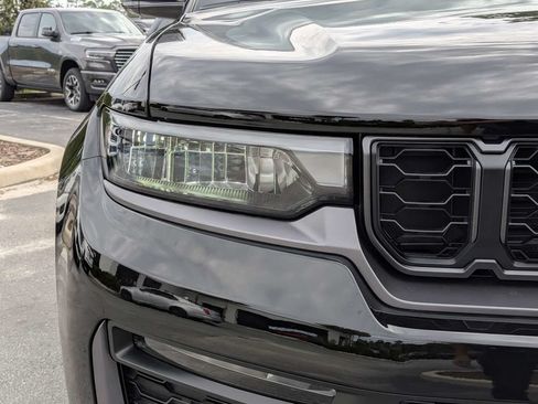 New 2026 Jeep Grand Cherokee L Limited AWD/4WD image 9