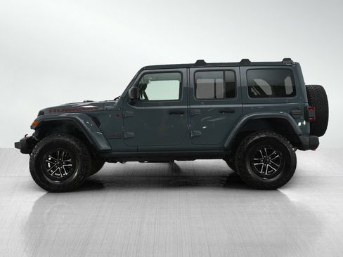 Used 2024 Jeep Wrangler Unlimited Rubicon image 2