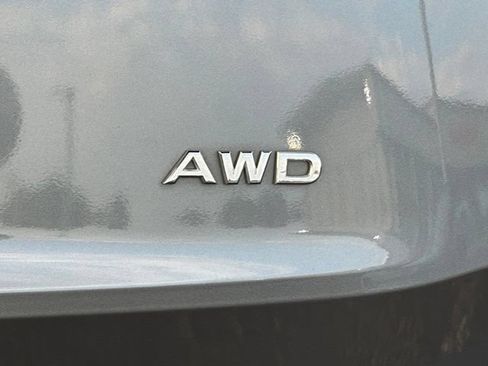 Used 2023 Nissan Rogue S AWD/4WD image 13