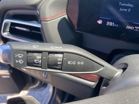 Used 2024 Chevrolet Traverse RS AWD/4WD image 23