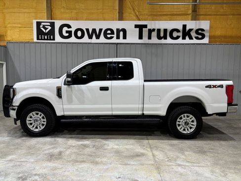 Used 2019 Ford F250 XLT w/ XLT Value Package image 2