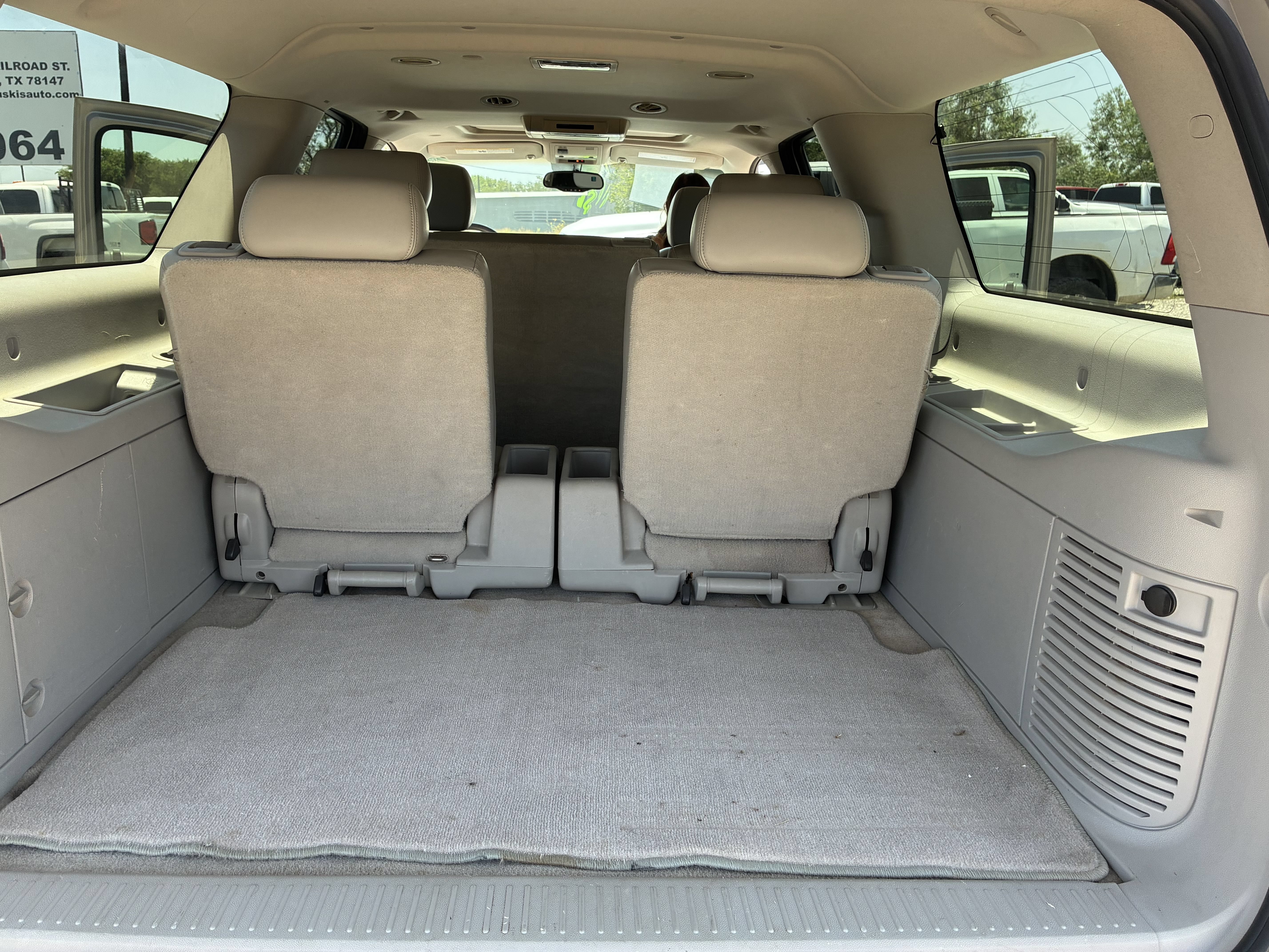 Used 2007 Chevrolet Suburban LT w/ LT Preferred Equipment Group AWD/4WD image 23