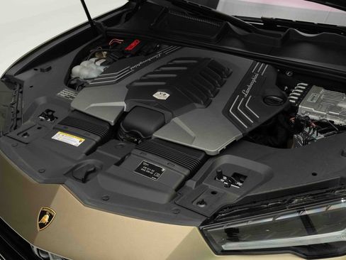 Used 2024 Lamborghini Urus Performante image 38