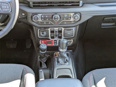 New 2025 Jeep Wrangler Unlimited Rubicon w/ Technology Group image 18
