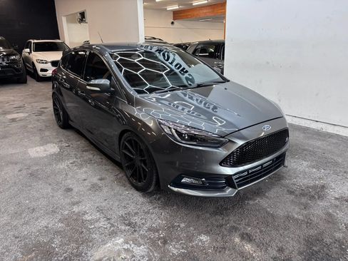 Used 2017 Ford Focus ST FWD image 2